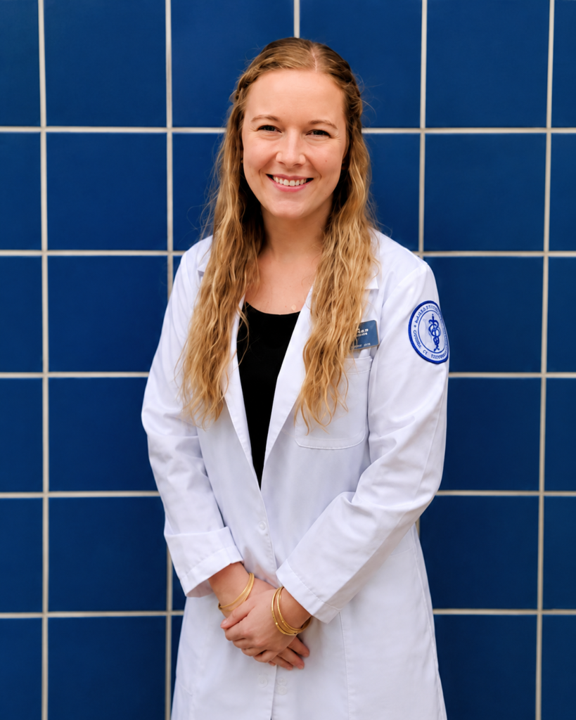 Dr. Quinn Bauer, DVM, Fear Free Certified veterinarian at Desert Forest Animal Hospital in Cave Creek, Arizona